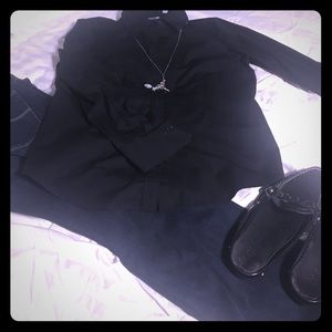 Women’s ! button up black